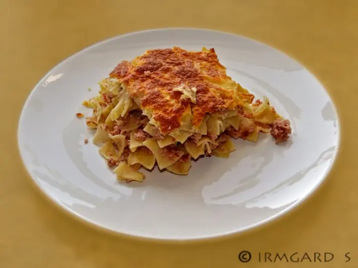 Überbackene Schinkenfleckerl