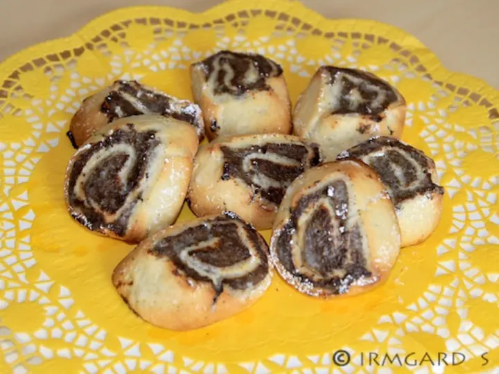 Mohnschnecken mit Frischkäse