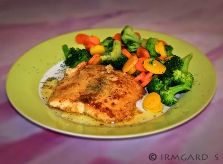 Frischer Lachs mit Gemüse