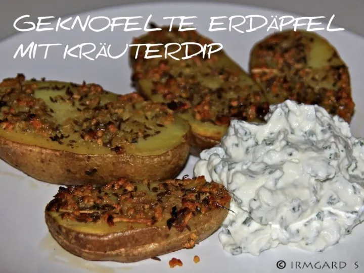Geknofelte Erdäpfel mit Kräuterdip