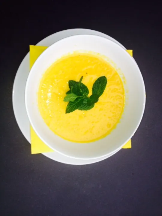 Karotten-Mango Schaumsüppchen