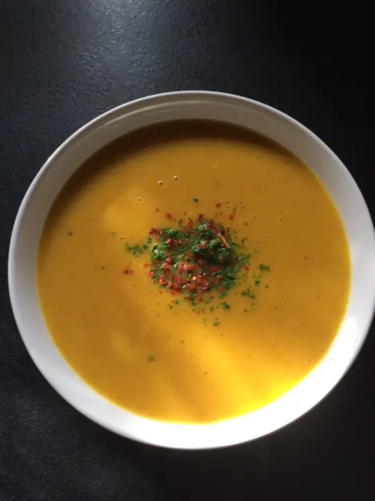 Karotten-Papaya-Orangen Suppe
