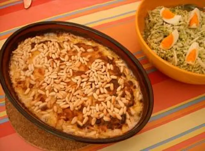 Kartoffelgratin mit Pinienkernen