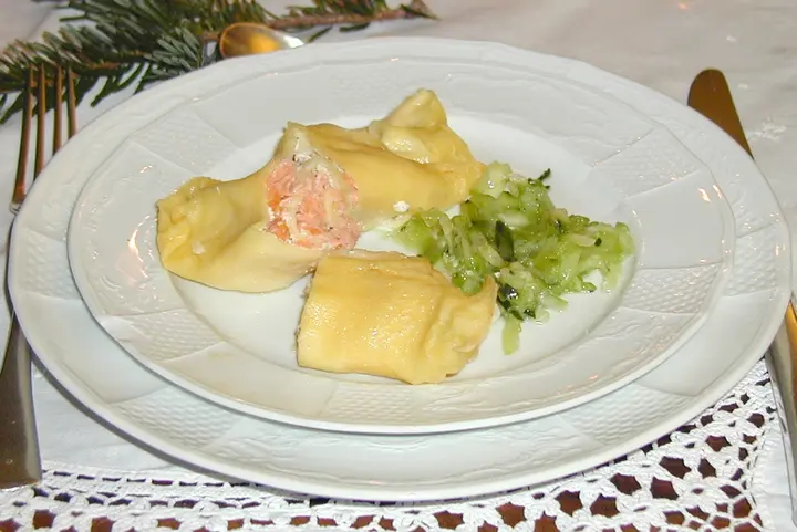 Palatschinken mit Räucherlachsfülle