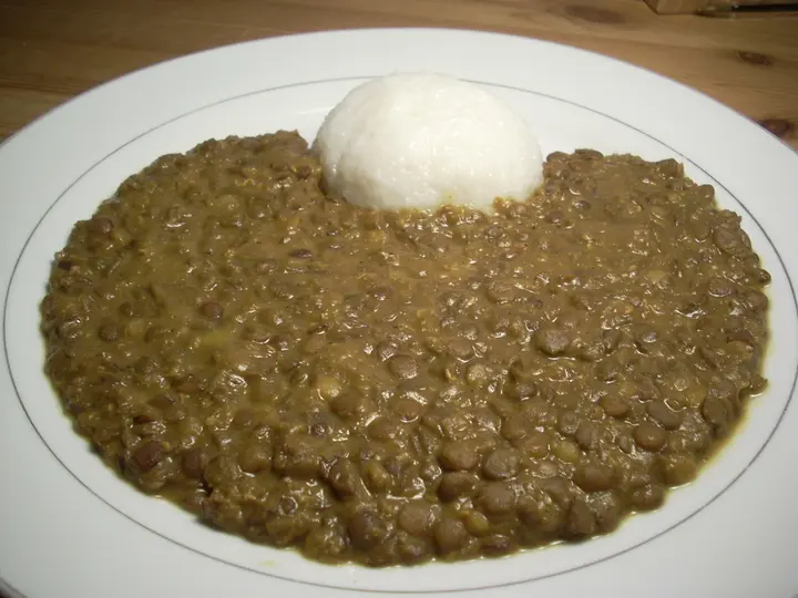 Linsencurry mit Reis