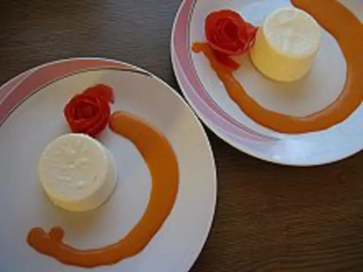 Spargelmus mit Tomatensauce