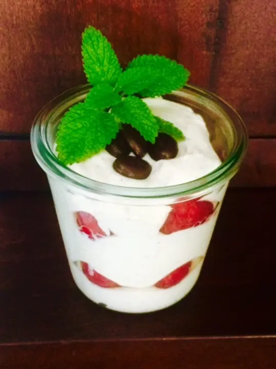 Mascarponecreme mit Himbeeren