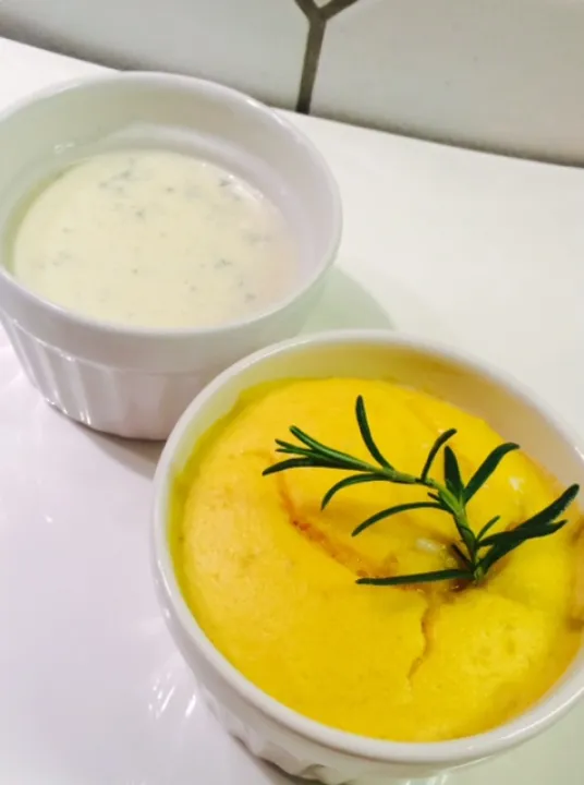 Pastinaken Souffle mit Käsesauce