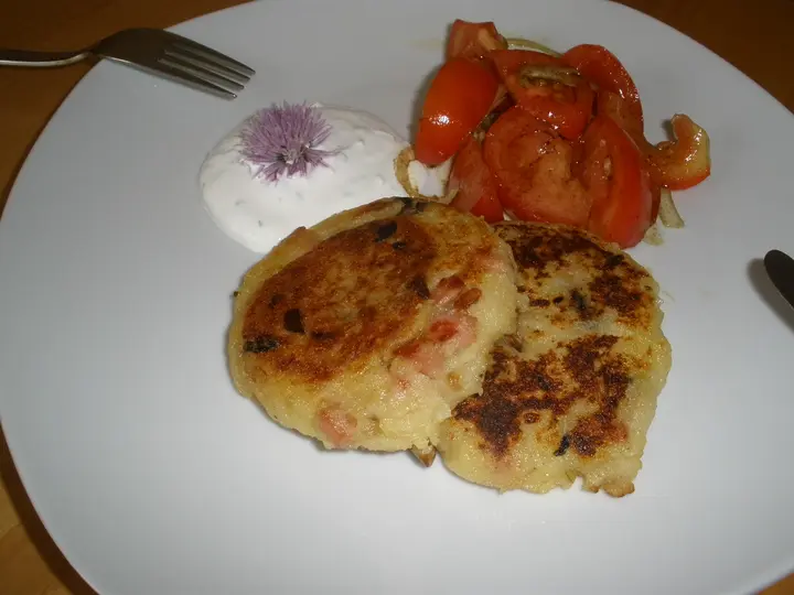 Kartoffellaibchen mit Kräuterdip