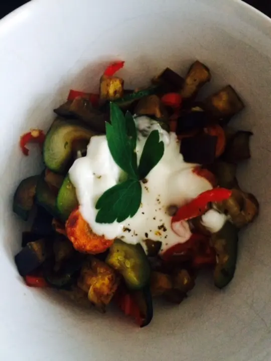 Röstgemüse mit Knoblauchsauce