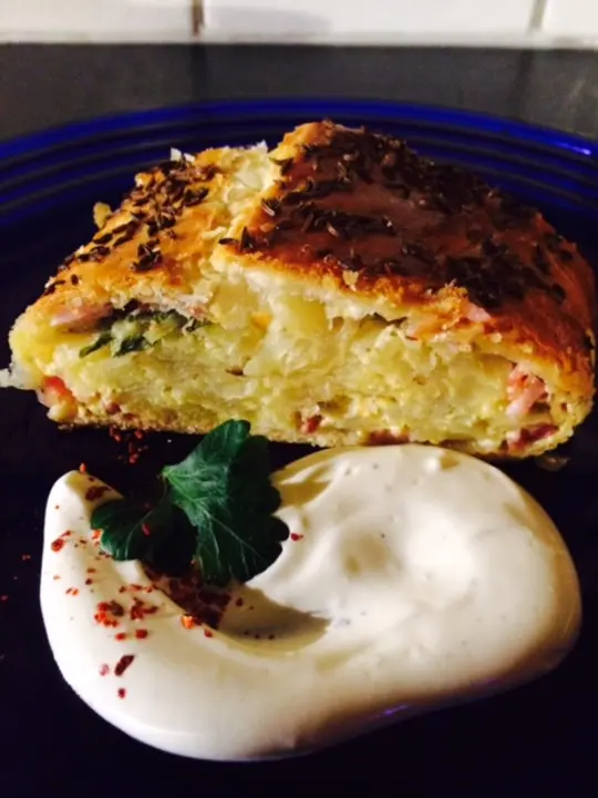 Schinken-Erdäpfel Strudel