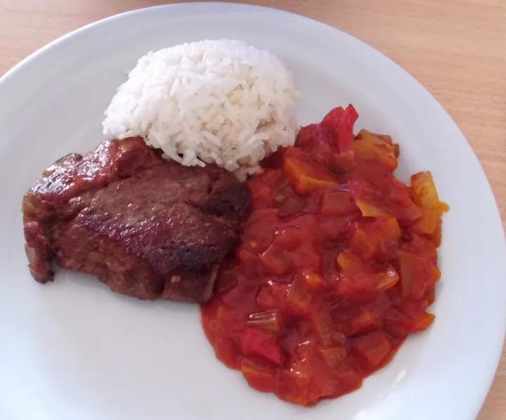 Gebratene Schweineschopfschnitzel