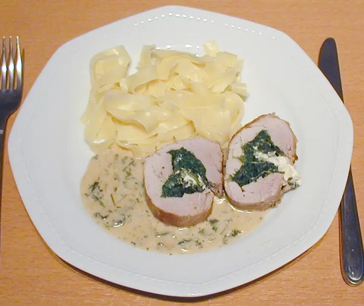 Schweinsroulade mit Blattspinatfülle