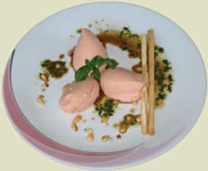 Tomatenmousse mit Basilikumvinaigrette