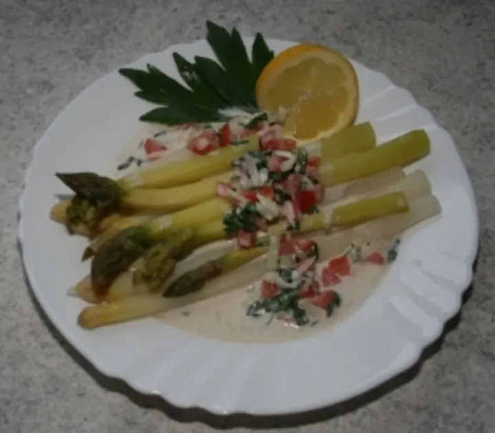 Spargel mit Kräutersauce