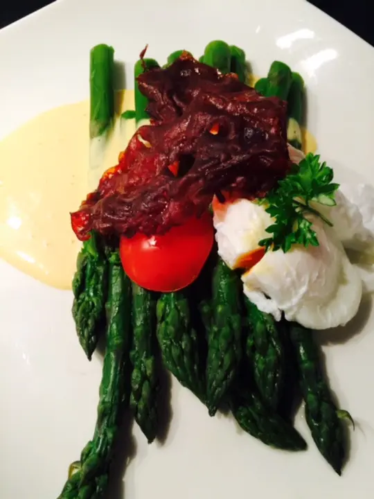 Spargel/pochiertes Ei/Sauce Hollandaise