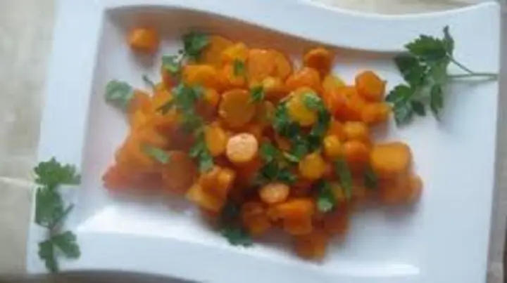 Honigkarotten mit Koriander und Petersilie