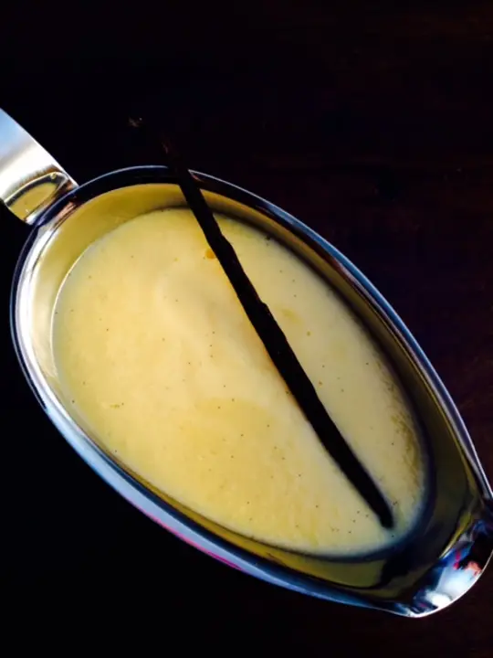 Selbstgemachte Vanillesauce