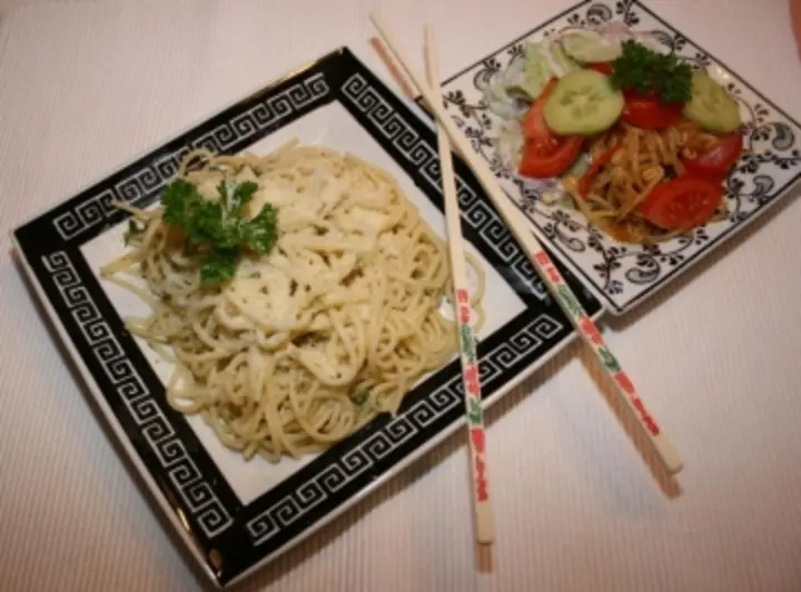 Zitronennudeln mit Petersilie