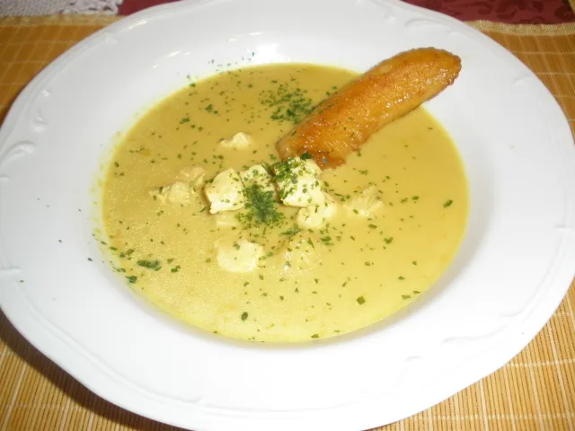 Fruchtig scharfe indische Hühnersuppe