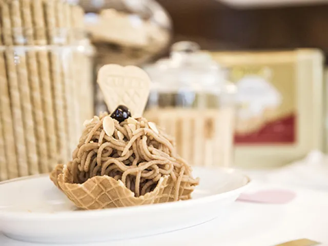 Geeiste Maroni Blüte