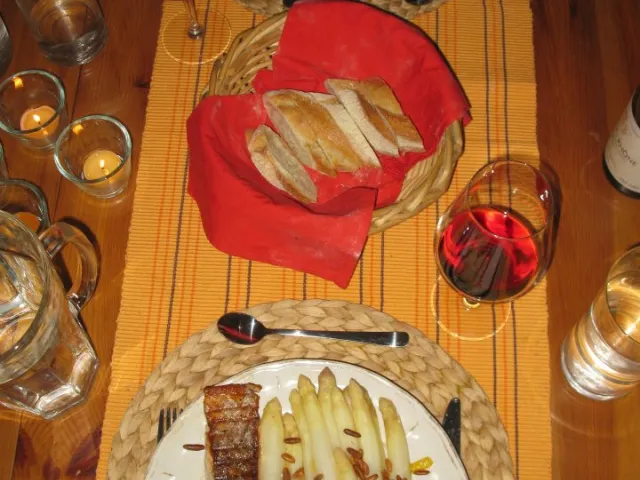 Spargel mit Lachs und Tomaten-Mango-Salsa