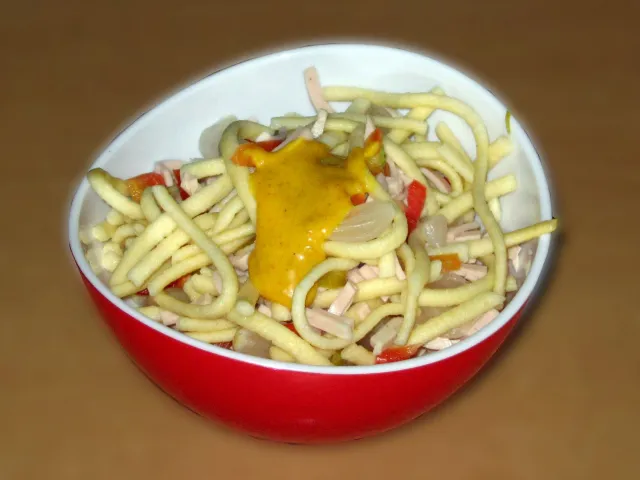 Nudelsalat mit Putenbrust