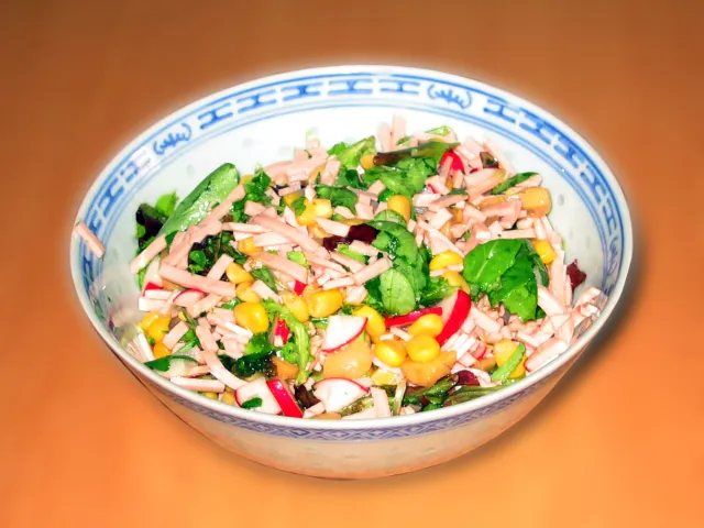 Vogerlsalat mit Extrawurst