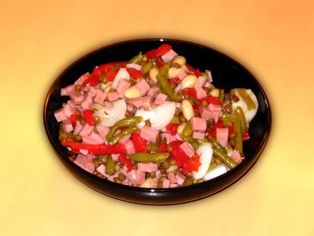 Fisolensalat mit Schinken