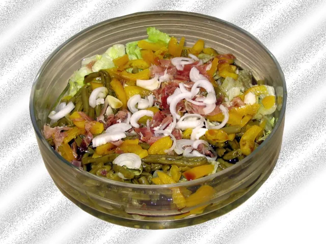 Fisolen-Paprika-Salat