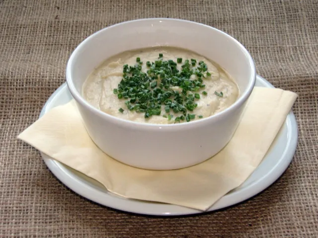 Topinambur-Zwiebel-Suppe
