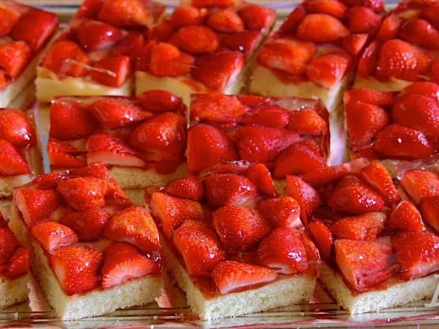 Erdbeerschnitten