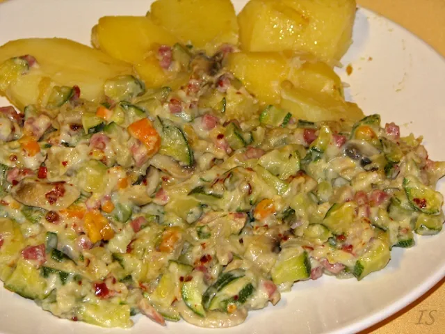 Pikantes Zucchinigemüse