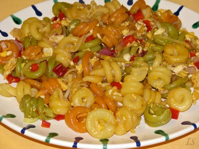 Gebratene Nudeln mit Ei