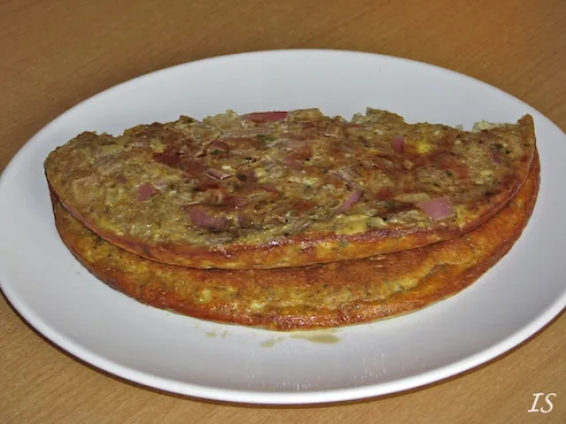 Kernölomeletts mit roter Zwiebel