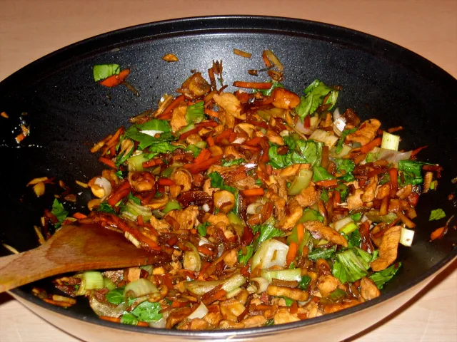 Wokpfanne mit Pak Choi