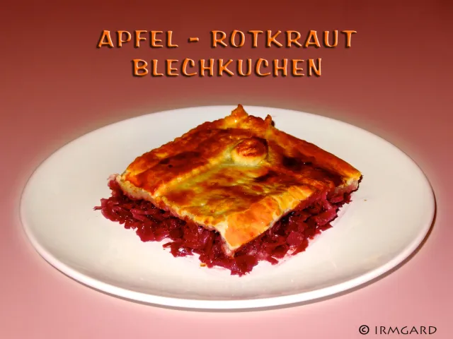Apfel-Rotkraut-Blechkuchen
