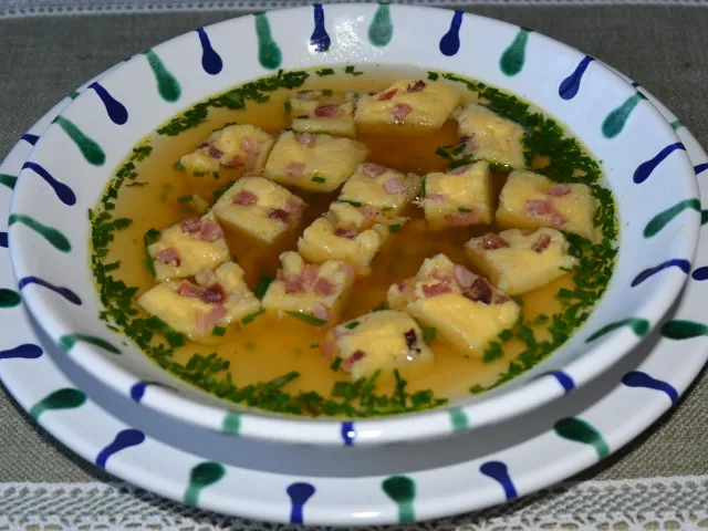 Tiroler Schöberlsuppe