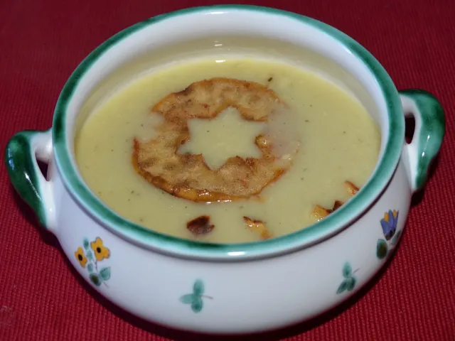 Weihnachtliche Selleriesuppe