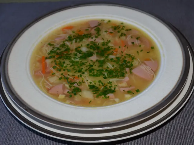 Ausgiebige Nudelsuppe