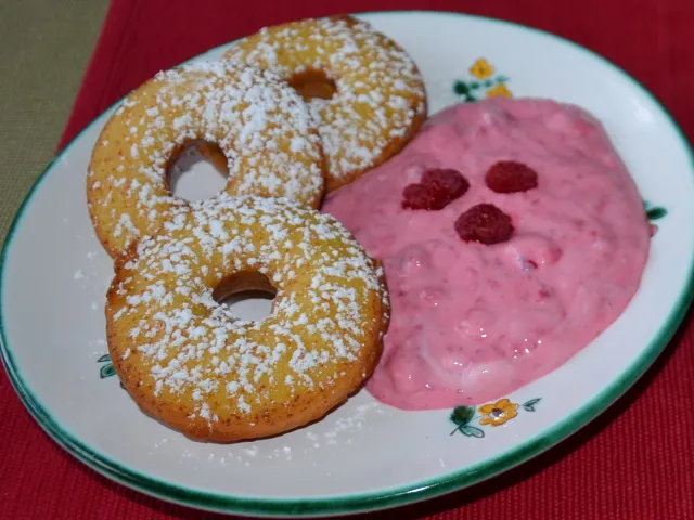 Dessert mit Französischen Gebäck