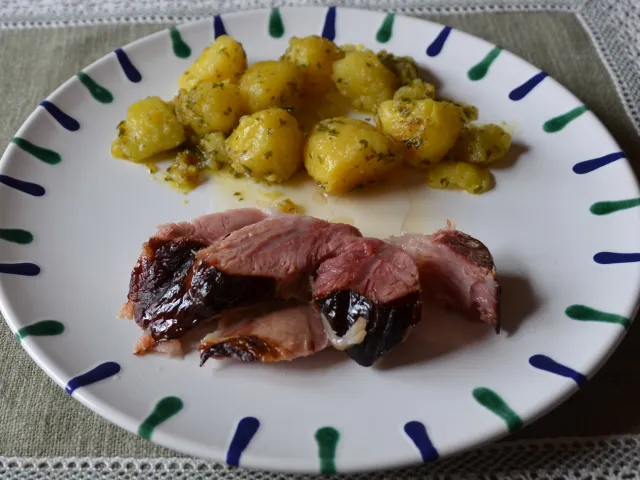 gekochte Stelze mit Petersilkartoffeln