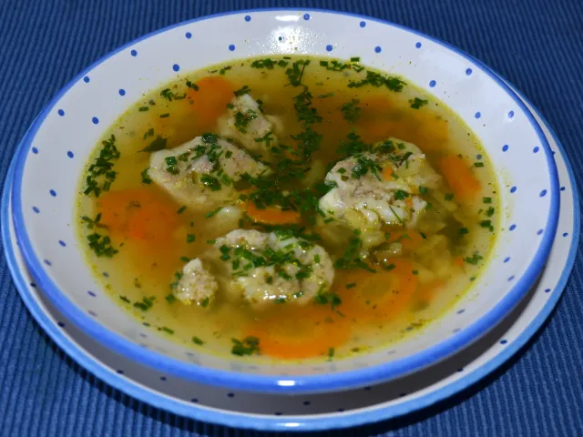 Fleischstrudel-Suppe