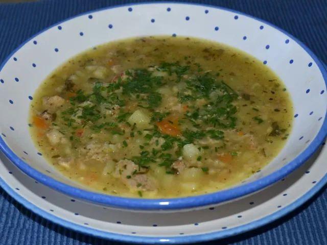 Pastinakensuppe mit Faschierten