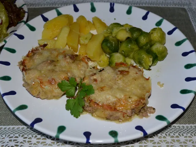 Faschiertes mit Käse überbacken