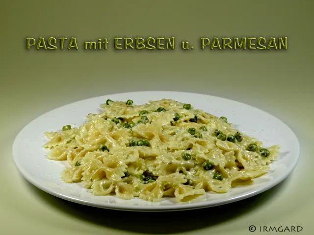 Pasta mit Erbsen und Parmesan