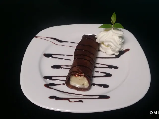 Bananeneis im Schoko-Crêpes - Mantel
