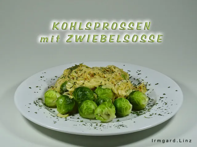 Kohlsprossen in Zwiebelsosse