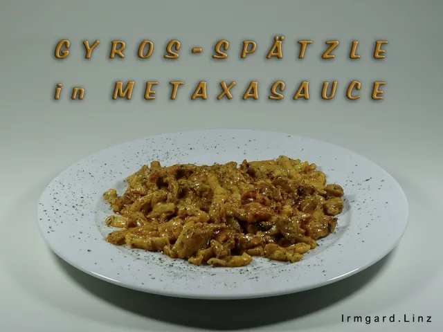Gyros-Spätzle in Metaxasauce