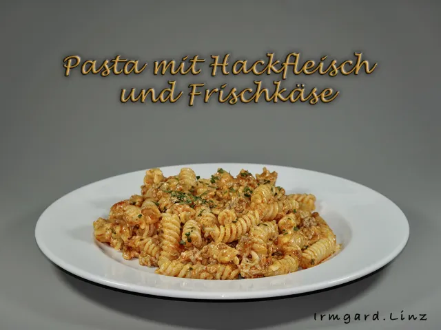 Pasta mit Hackfleisch und Frischkäse